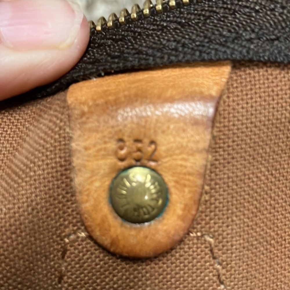 Authentic Louis Vuitton Speedy 25 Satchel and Shoulder bag - Picture 10 of 13